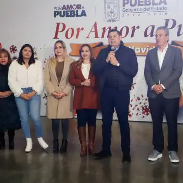 Poblanas y poblanos conviven en armonía navideña con el gobernador Alejandro Armenta