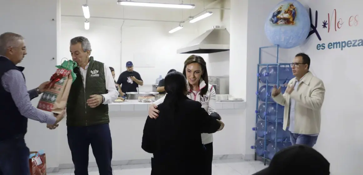 Pepe Chedraui y MariElise Budib celebran cena navideña en el Dormitorio Municipal