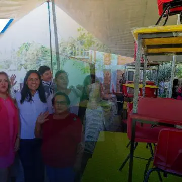 Ariadna Ayala entrega nuevo mobiliario a los CAIC de Atlixco