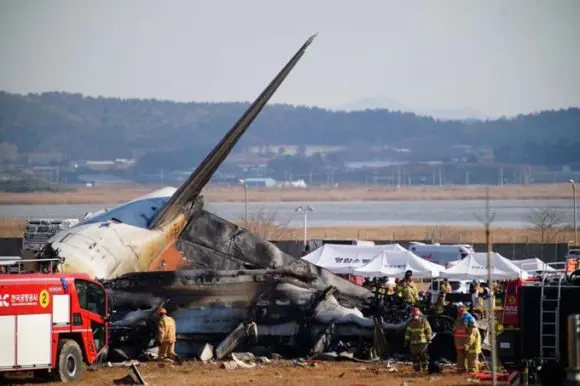 Mueren 179 personas por accidente aéreo en Corea del Sur 