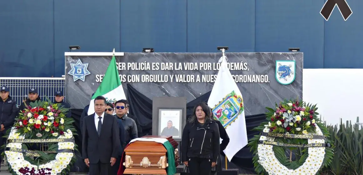 Rinden homenaje póstumo a policía de Coronango