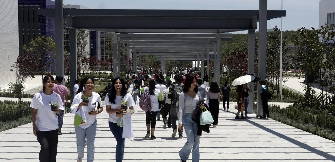 Regresan a clases más de 150 mil estudiantes de la BUAP; este 6 de enero