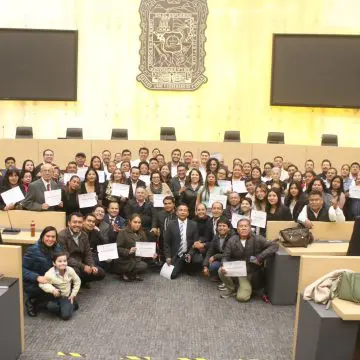 Reconocen en Congreso a ciudadanas y ciudadanos por su labor social