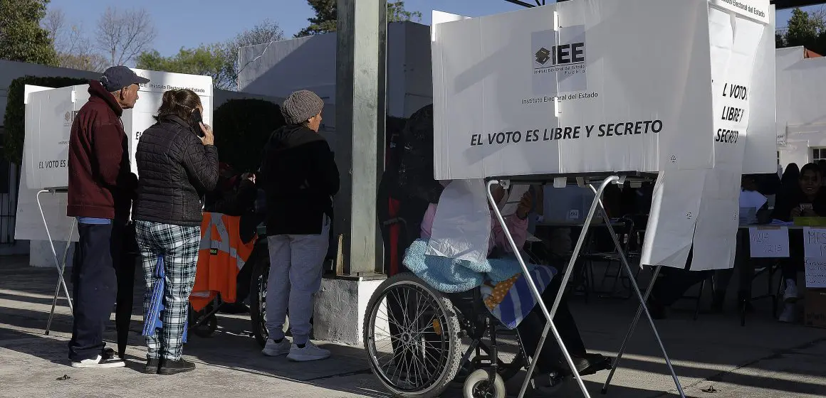 Inicia sin incidentes la jornada plebiscitaria en 17 juntas auxiliares de Puebla