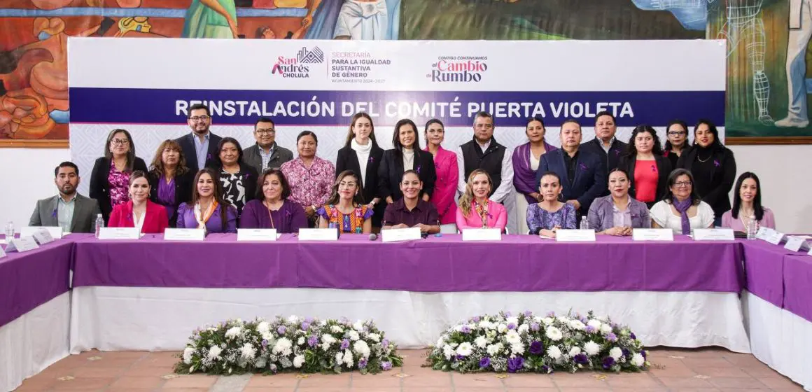 Lupita Cuautle reinstala comité Puerta Violeta en San Andrés Cholula