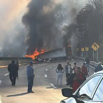Choque e incendio en la autopista México – Puebla; deja varias personas muertas; provoca cierre total