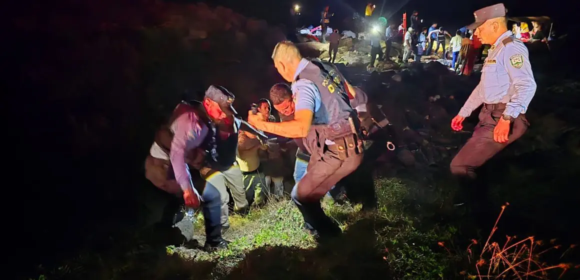 Tragedia aérea en Honduras: avión cae al mar tras despegar de Roatán