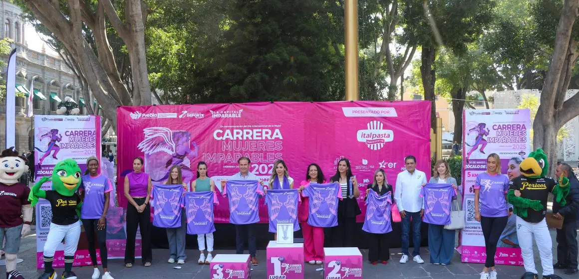 Presentaron la playera y medalla de la Carrera “Mujeres Imparables”