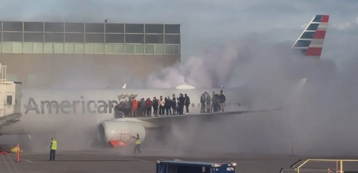 Evacuación de emergencia en el Aeropuerto de Denver tras incendio en avión de American Airlines