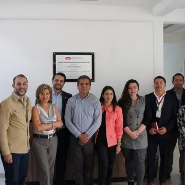 Alianza estratégica: Puebla impulsa el desarrollo tecnológico con retroexcavadora