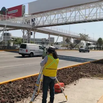 Inician trabajos en Vía Atlixcáyotl y Cúmulo de Virgo para paso peatonal a nivel de piso