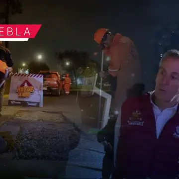 Continúa el bacheo nocturno en Puebla: Pepe Chedraui supervisa trabajos para vialidades seguras