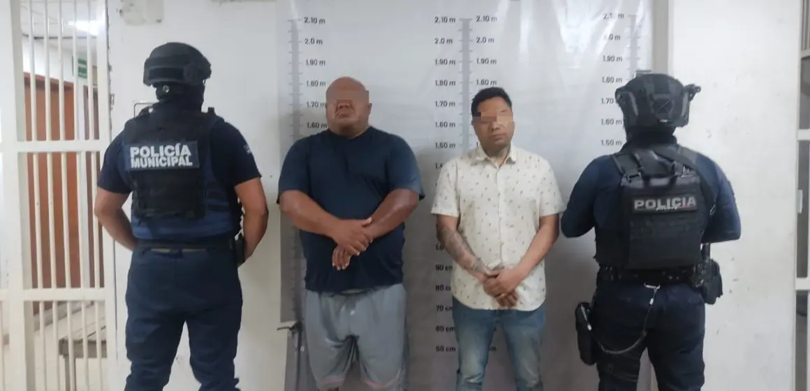 Detienen a dos hombres por delitos contra la salud