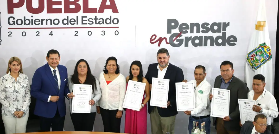 Puebla brilla con 60 medallas en Concurso Nacional de Marcas de Mezcal 2025