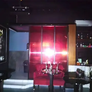 Rescatan a 16 mujeres víctimas de trata en un bar  en Cancún