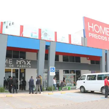 Decomisan más de 4,500 artículos falsificados en operativo contra comercios en Puebla