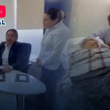 Mujer de 96 años acude en camilla al banco para cobrar su pensión en Oaxaca  