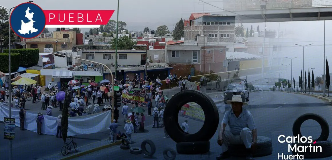 Bloqueo en la carretera federal a Atlixco va para 24 horas; se niegan a dialogar