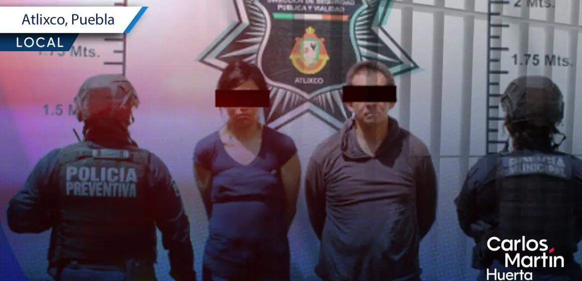 Detienen a pareja en vehículo robado y arma de fuego en Atlixco