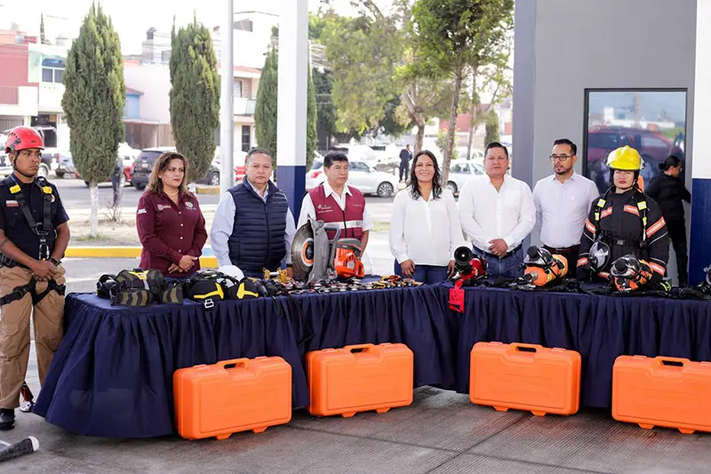 Fortalece Lupita Cuautle a cuerpos de emergencia con nuevo equipamiento 2 Fortalece Lupita Cuautle a cuerpos de emergencia 2