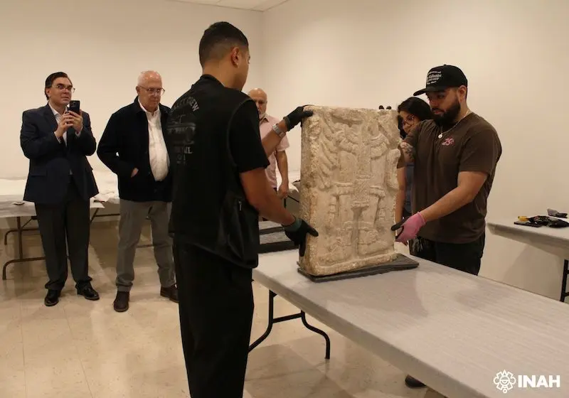 México recupera fragmento de panel maya en EE.UU.
