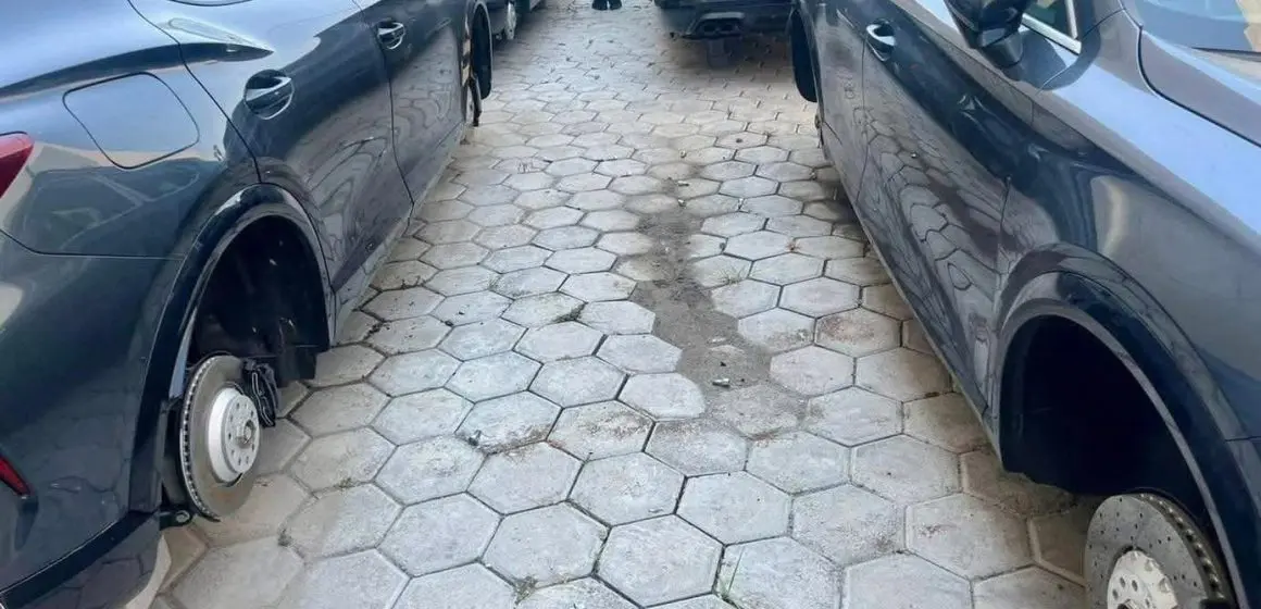Robo de neumáticos a 16 vehículos Cupra en San Andrés Cholula, Puebla