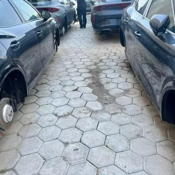 Robo de neumáticos a 16 vehículos Cupra en San Andrés Cholula, Puebla