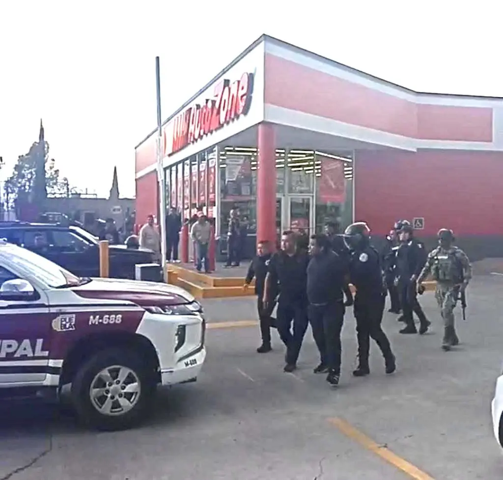 Ataque armado en Auto Zone de San Martín Texmelucan deja dos heridos 1 IMG 1012