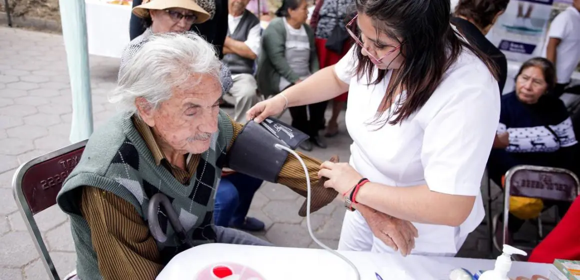 Lupita Cuautle lleva Jornada de Salud Integral a San Antonio Cacalotepec