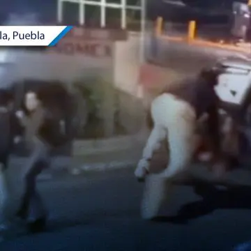 Motociclista y automovilista protagonizan pelea en las calles de San Pedro Cholula