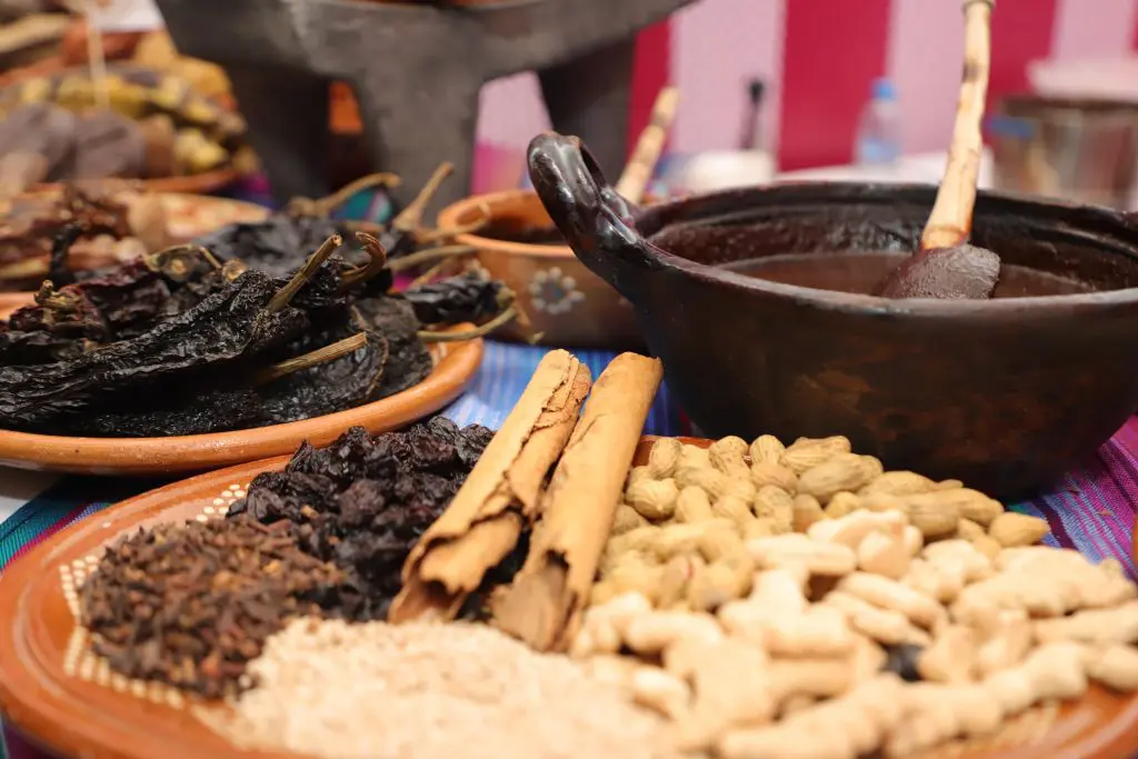Gobierno de Puebla inicia Ruta Gastronómica del Pasaporte Turístico 2025 1 Sabores de Puebla y Tradiciones la esencia del mole