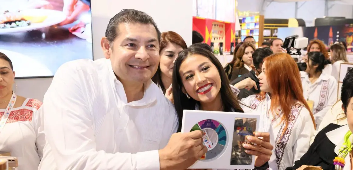 Puebla, sus Pueblos Mágicos y sus artesanías brillaron en Tianguis Turístico 2025