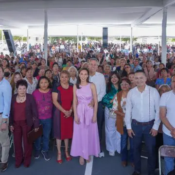 Festeja Pepe Chedraui el Día de las Madres en la Laguna de Chapulco, destaca su valor en la capital poblana