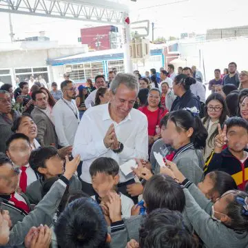 Inaugura Pepe Chedraui techado escolar en la Primaria Club de Leones