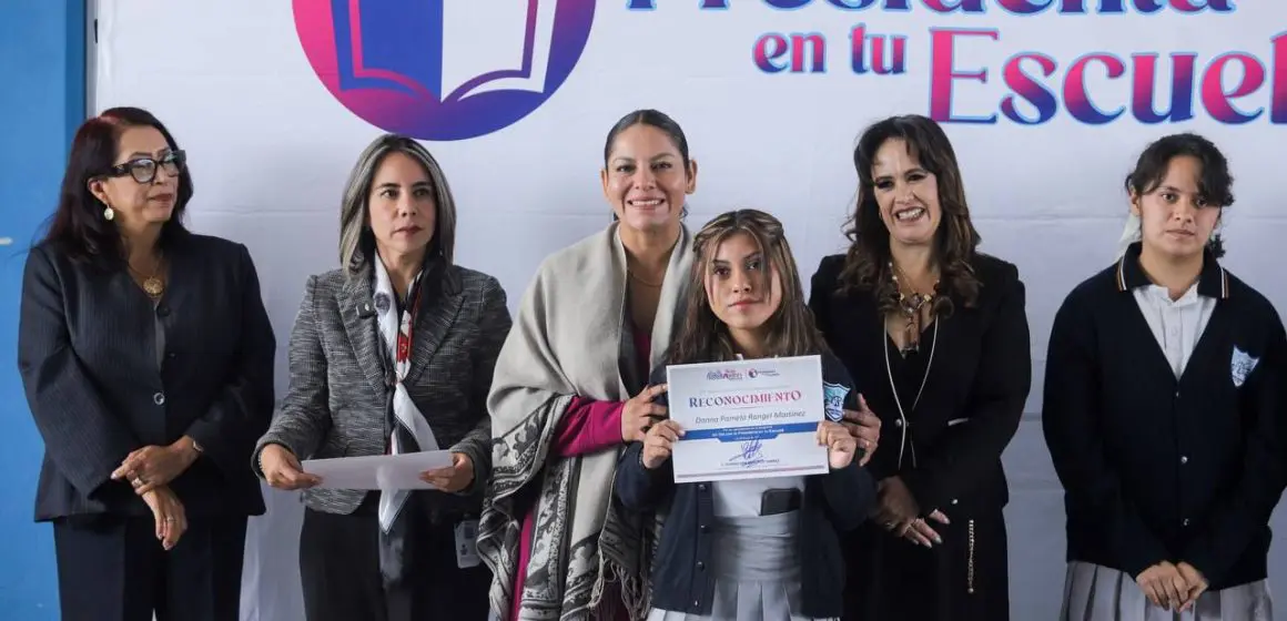 Fomenta Lupita Cuautle el rendimiento escolar con apoyos y talleres