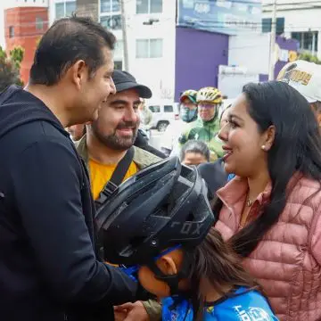 Tonantzin Fernández participa con el gobernador Alejandro Armenta en el 10° aniversario de la Vía Recreativa