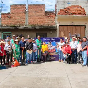 Faena comunitaria transforma la imagen urbana de Huejotzingo