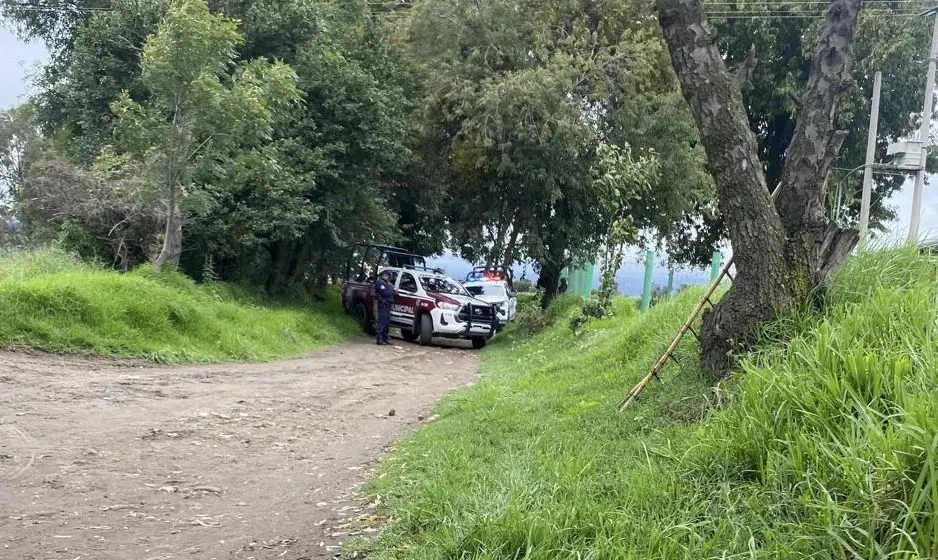 Hallan cadáver embolsado y con mensaje de amenaza en San Martín Texmelucan