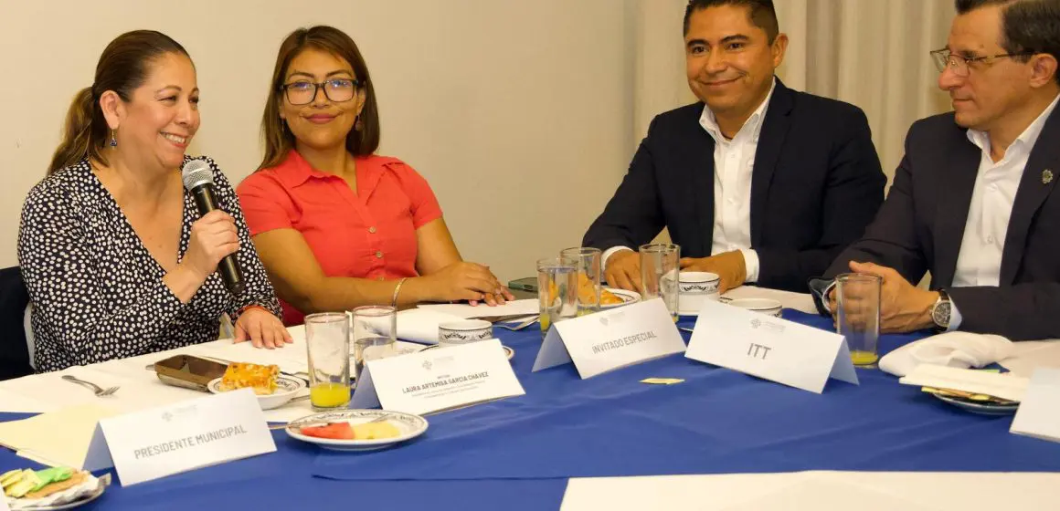 Laura Artemisa impulsa la educación superior en Tehuacán para transformar la sociedad