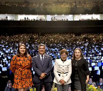 Preside Rectora Lilia Cedillo graduación de egresados de las preparatorias del Complejo Regional Centro y de la Lázaro Cárdenas