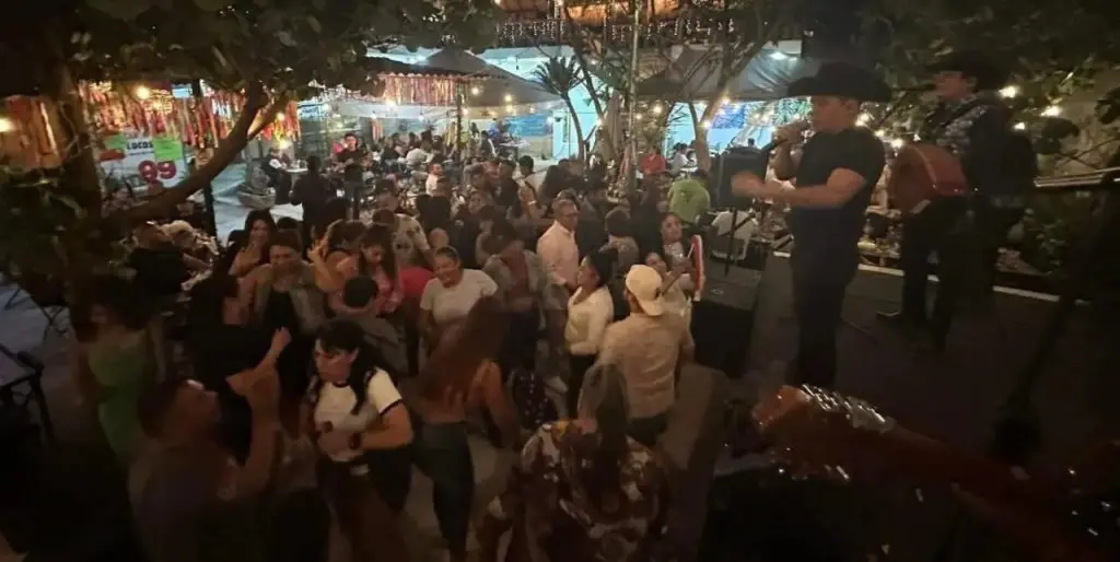 Asesinan al vocalista de ‘Conquistadores de la Sierra’ en pleno concierto 1 Asesinan al vocalista de ‘Conquistadores de la Sierra’ en pleno concierto