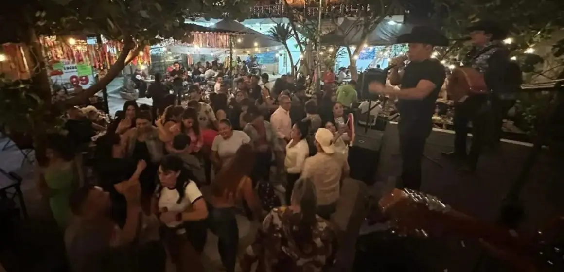 Asesinan al vocalista de ‘Conquistadores de la Sierra’ en pleno concierto