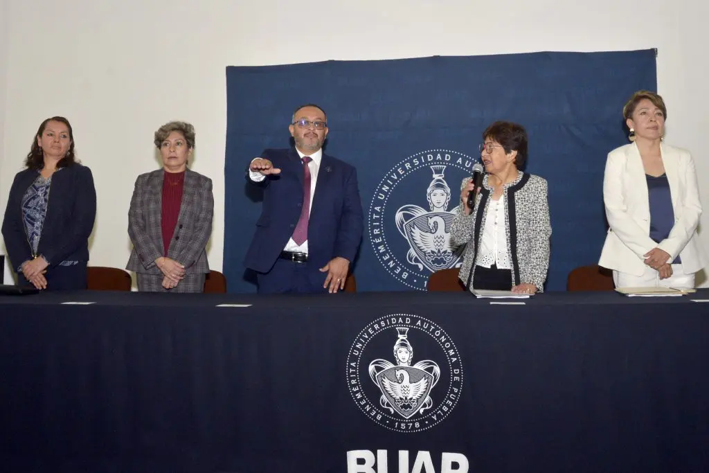 BUAP: Facultad de Medicina transforma vidas con educación de calidad y compromiso social 1 B Informe Medicina