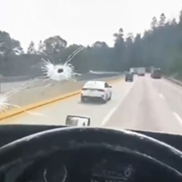 Trailero sobrevive a intento de asalto en la autopista México-Puebla: “Se los eché encima”, relata