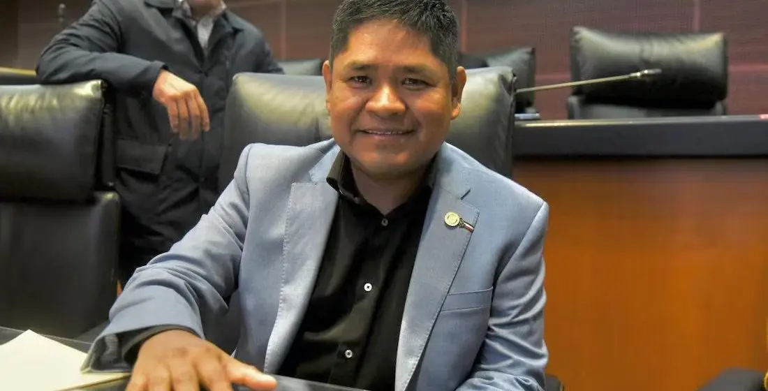 Erasmo Catarino, exganador de La Academia, rinde protesta como senador de la República