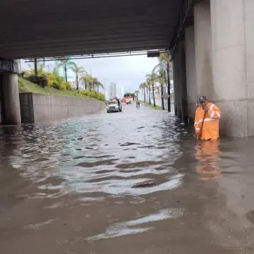 Tormenta azota Puebla: Lomas de Angelópolis y vialidades colapsadas por severas inundaciones