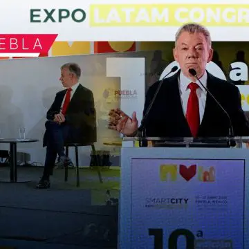 Juan Manuel Santos destaca la visión humanista para la paz en Smart City Expo LATAM Congress en Puebla