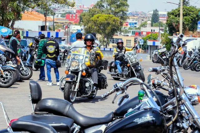 Motociclistas se manifiestan contra la Ley Chaleco a pesar de advertencias 1 Motociclistas se manifiestan contra la Ley Chaleco a pesar de advertencias