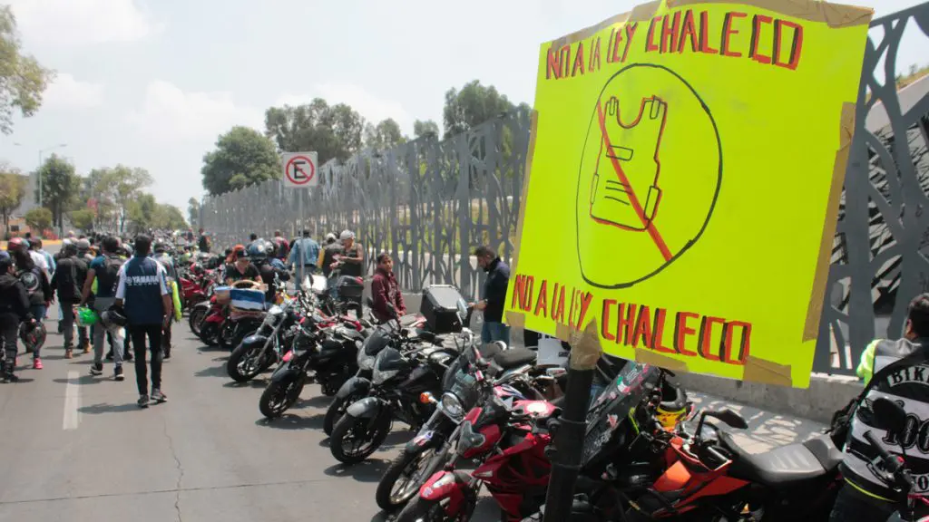 Motociclistas se manifiestan contra la Ley Chaleco a pesar de advertencias 2 Motociclistas se manifiestan contra la Ley Chaleco a pesar de advertencias 3
