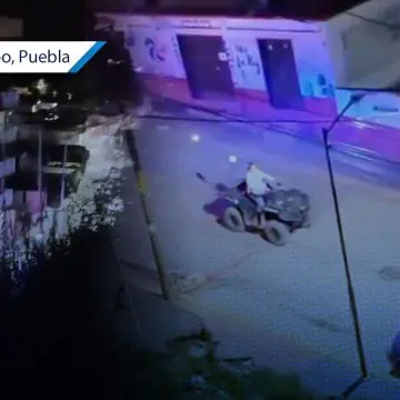 Mujer embarazada roba moto patrulla tras herir a policía en Tetela de Ocampo